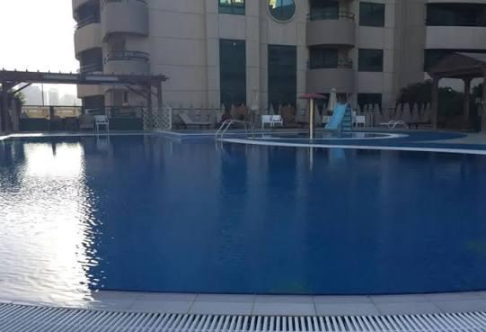 Al Shaya Building: Pool