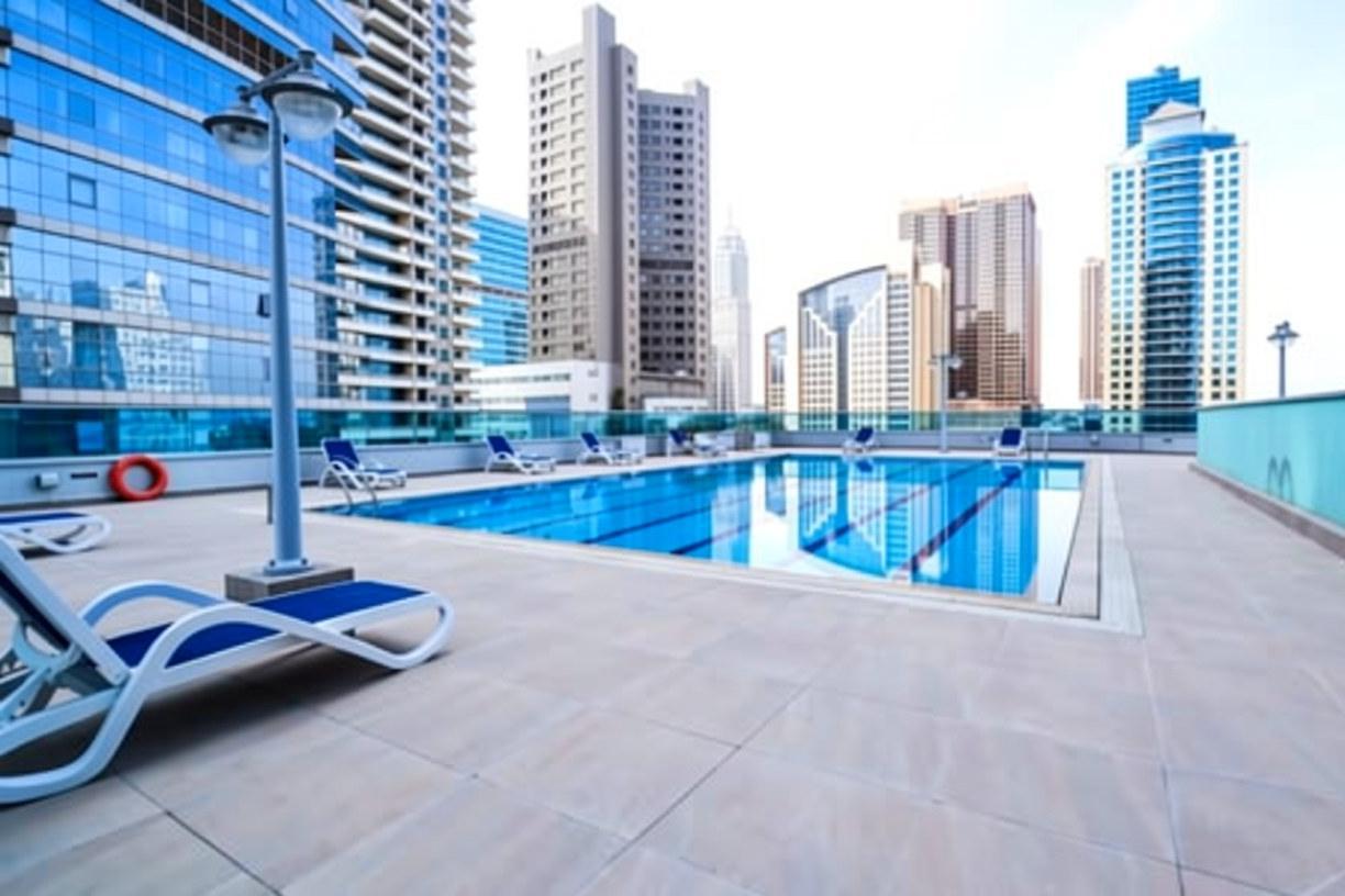 Al Shaiba Towers: Pool
